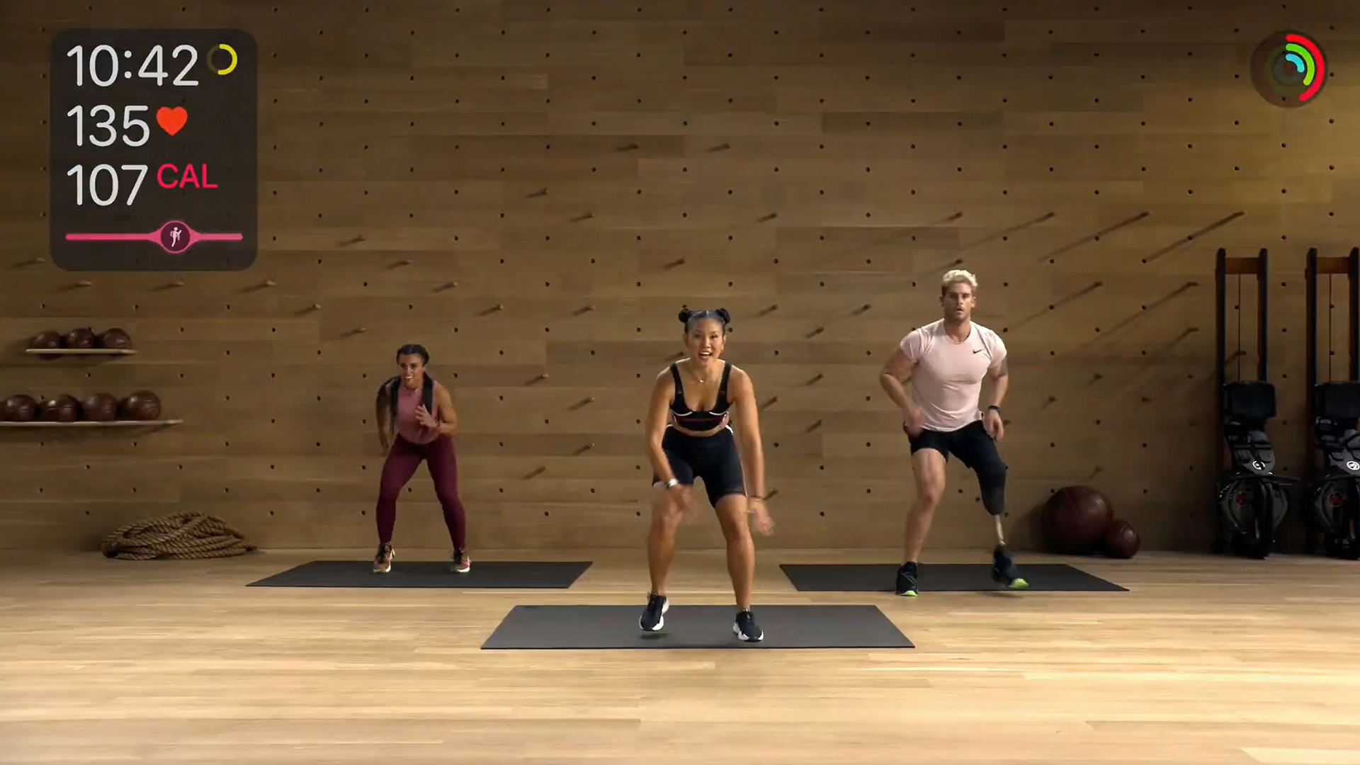 Apple Fitness Plus健身订阅显示锻炼情况。