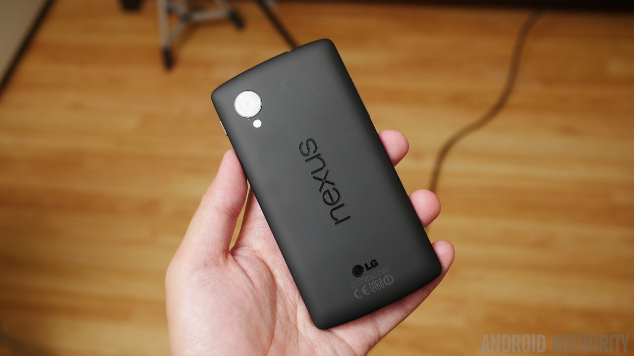 Google Nexus 5黑与白色AA 3