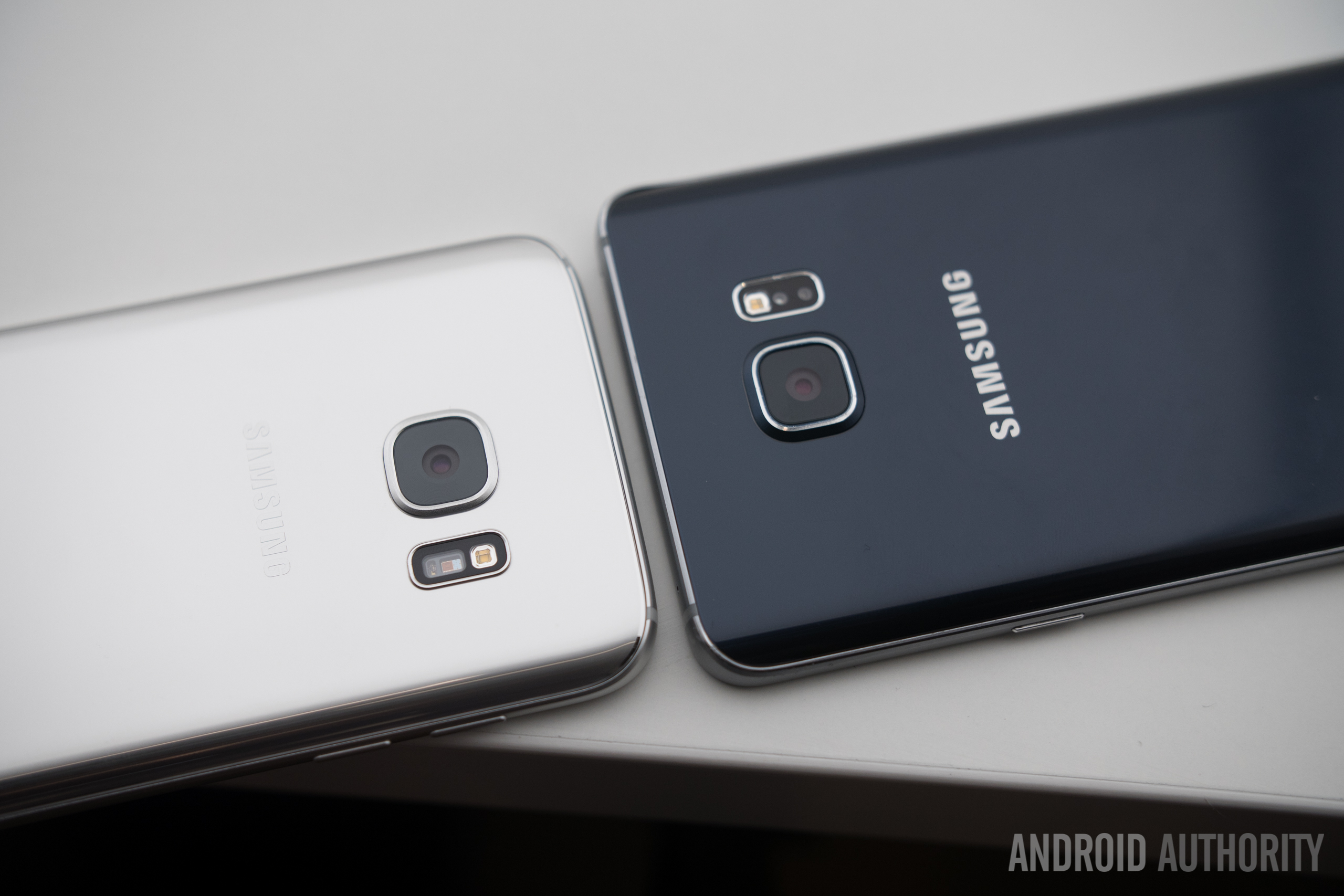 三星 -  Galaxy-S7-VS-Samsung-Galaxy-Note-5-7