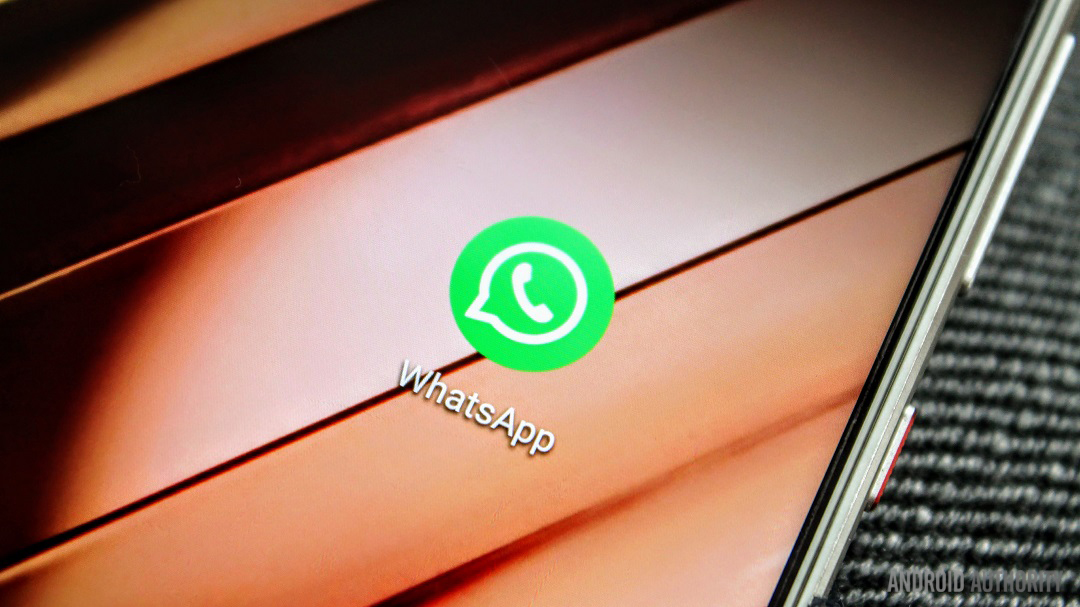 智能手机上的WhatsApp应用程序图标特写。这是Android上最常见应用的特色图像bob体育提现