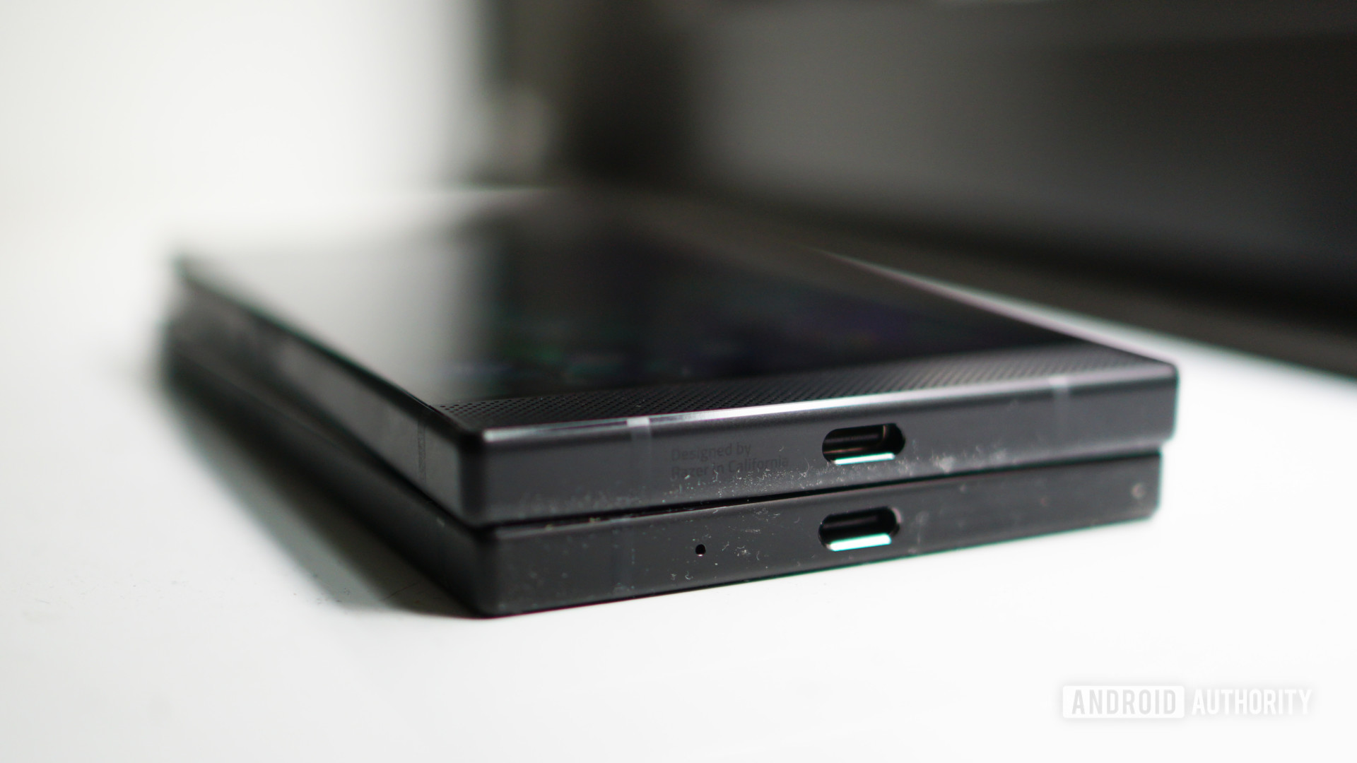 Razer Phone 2与Razer电话-USB Type -C端口