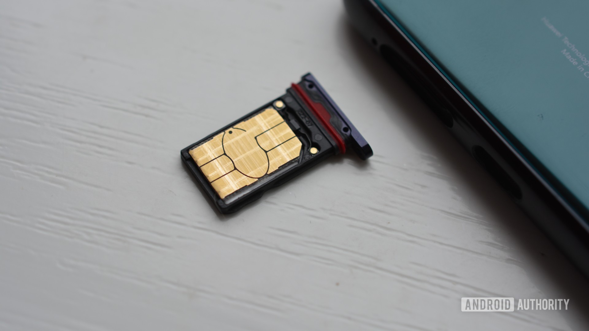 华为Mate 20 Pro -Nano存储卡中的SIM卡托盘插槽中。