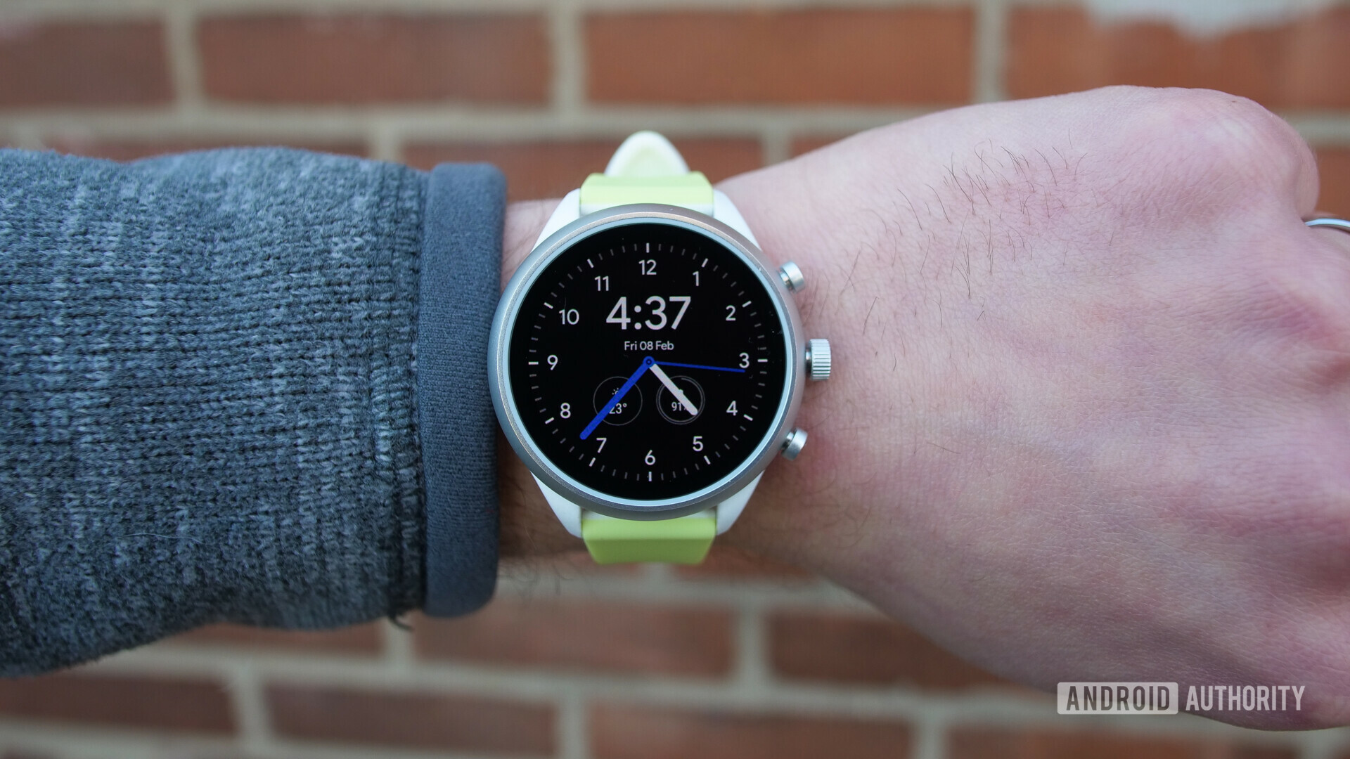 化石运动智能手表OLED展示表面最好的佩戴OS手表面孔