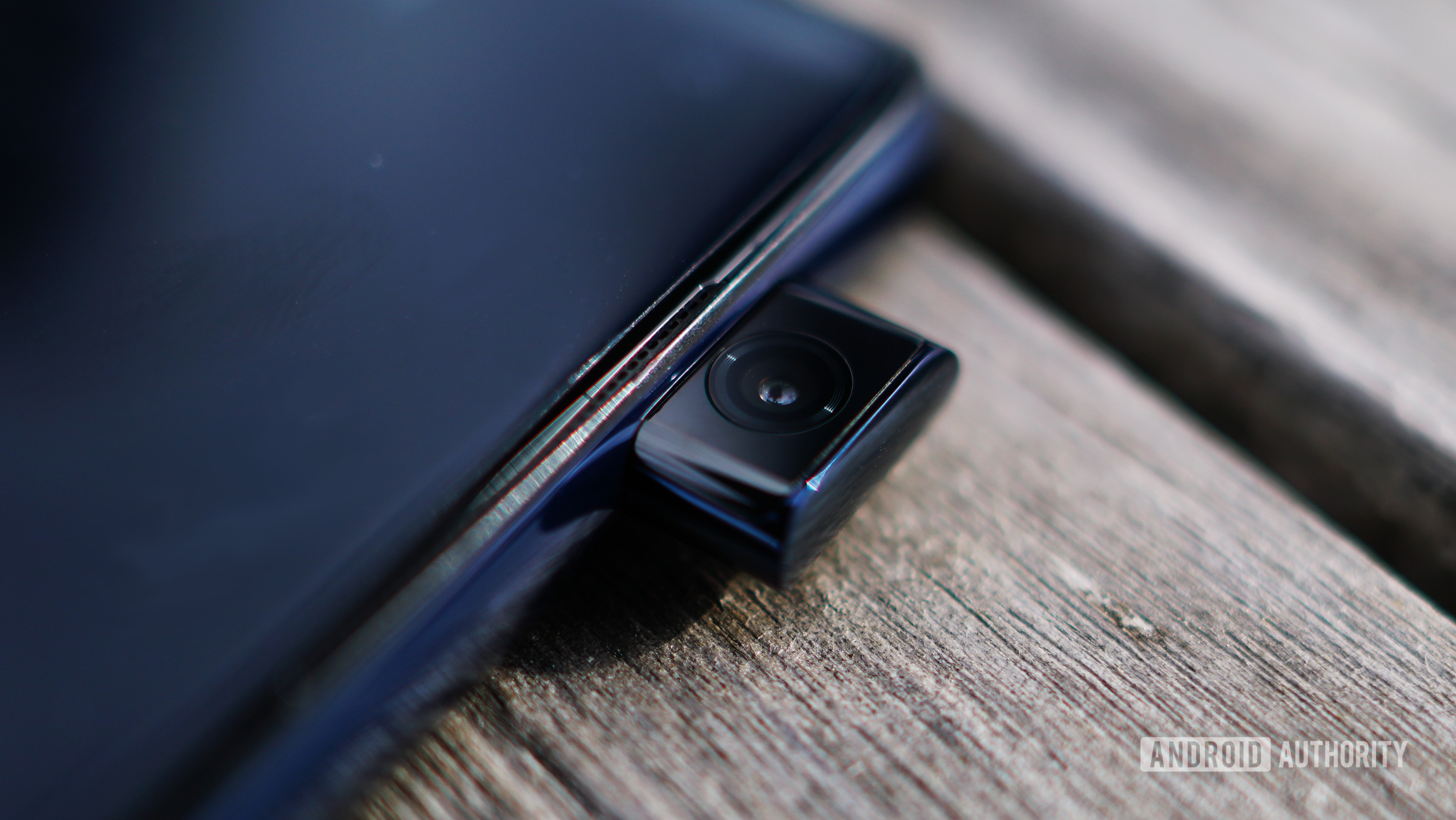 OnePlus 7 Pro摄像头特写