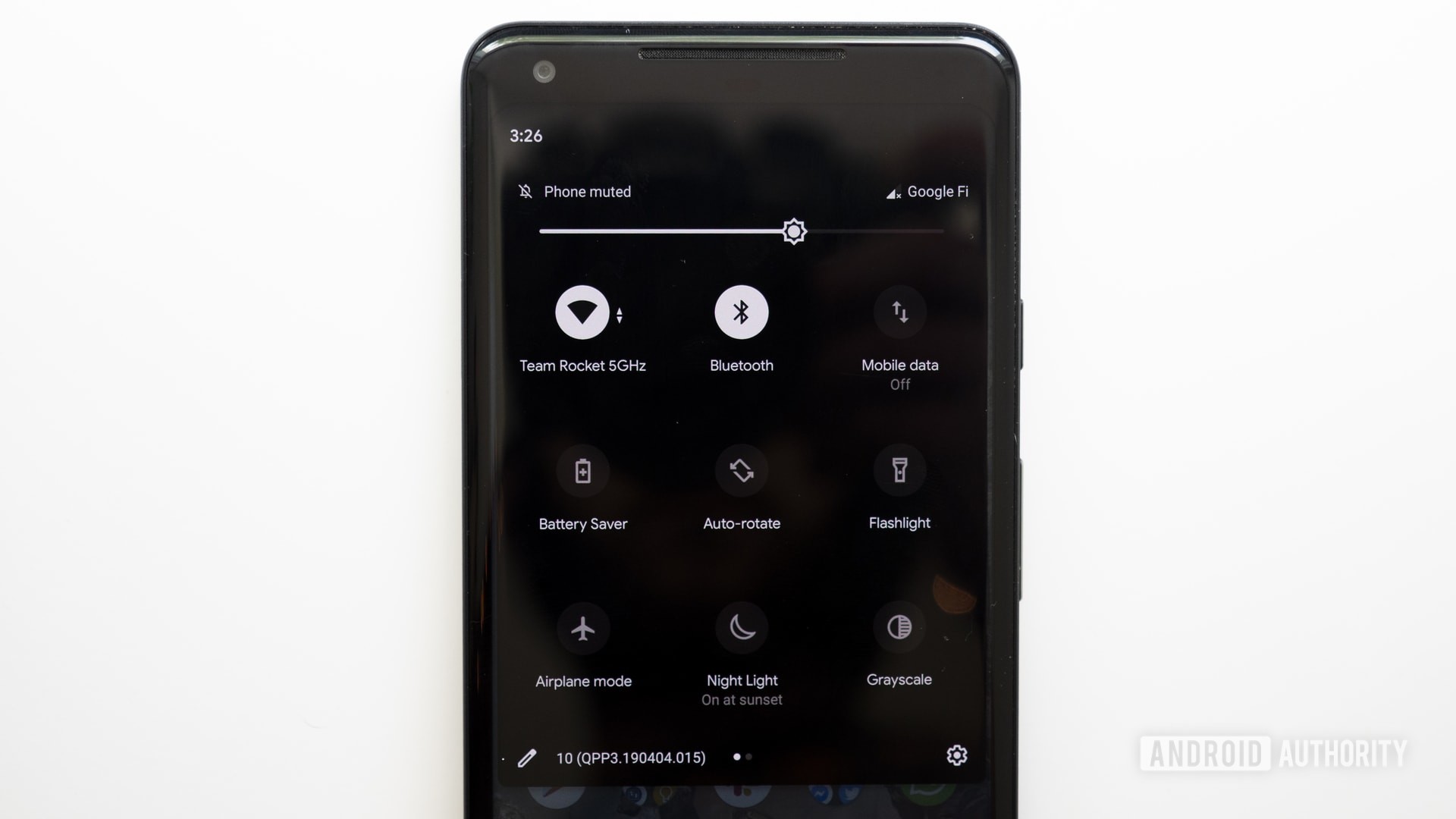 bob体育提现Android Q Beta 3深主题快速设置Google Pixel 2 XL
