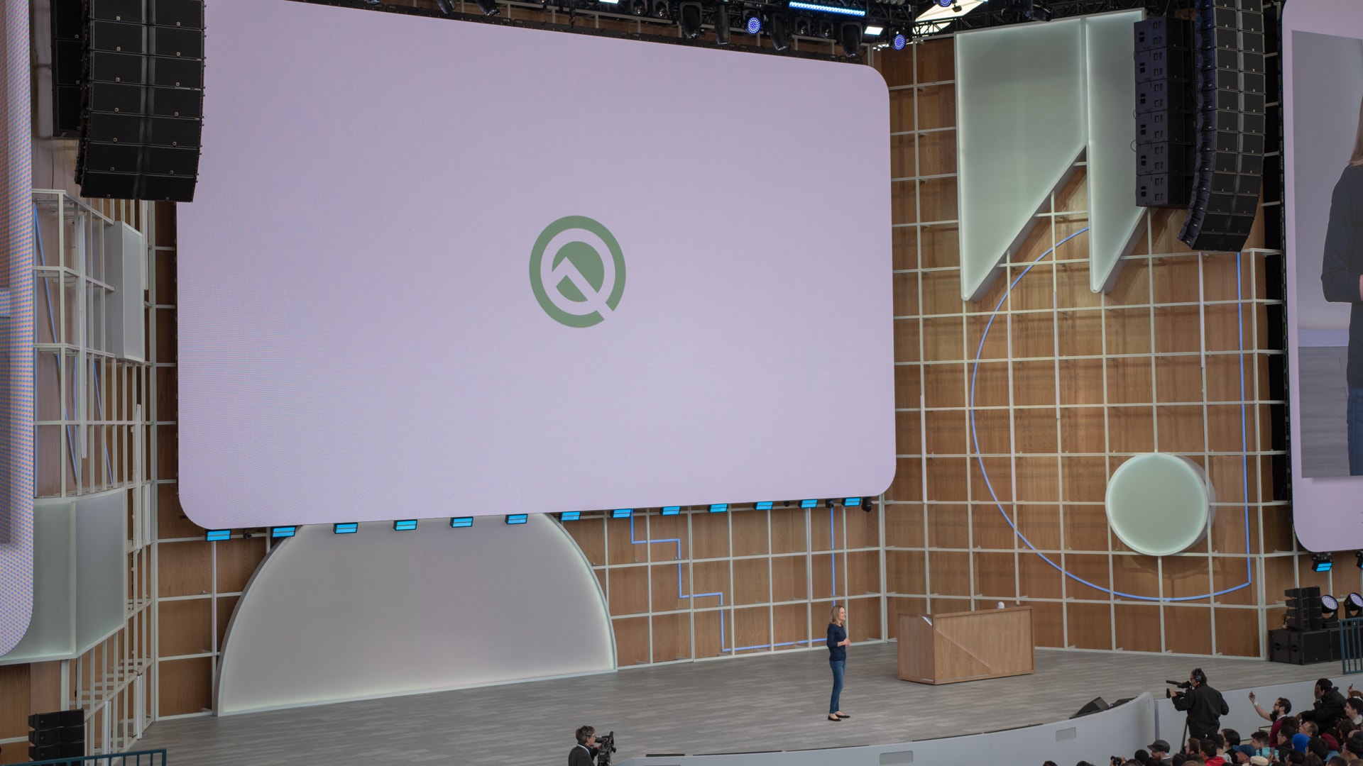 Google I/O 2019 bob体育提现Android Q徽标