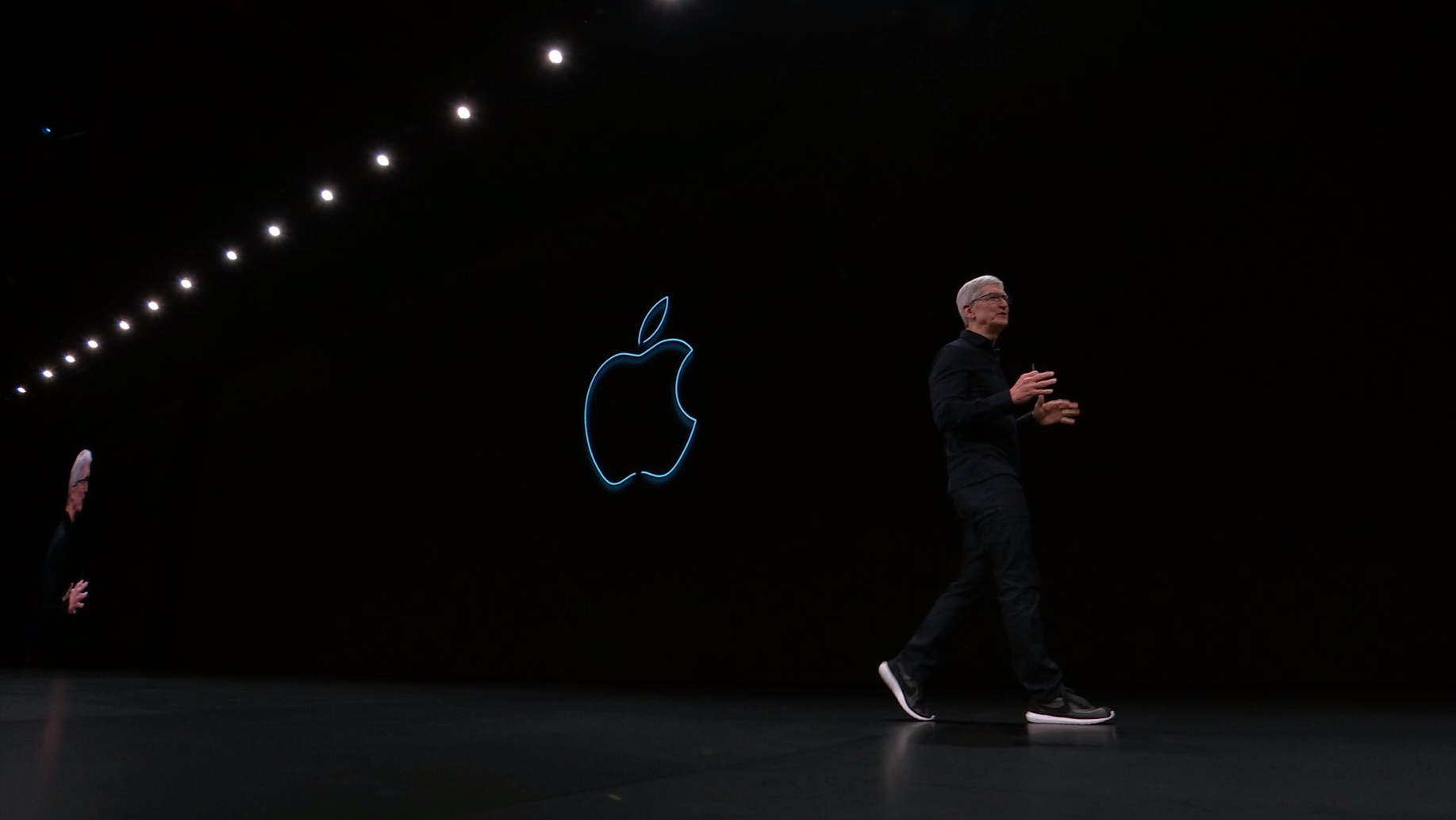 蒂姆·库克（Tim Cook）在Apple WWDC 2019上的舞台上。