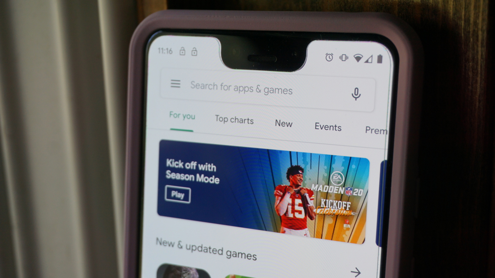 在Google Pixel 3 XL上重新设计的Google Play商店的图片。