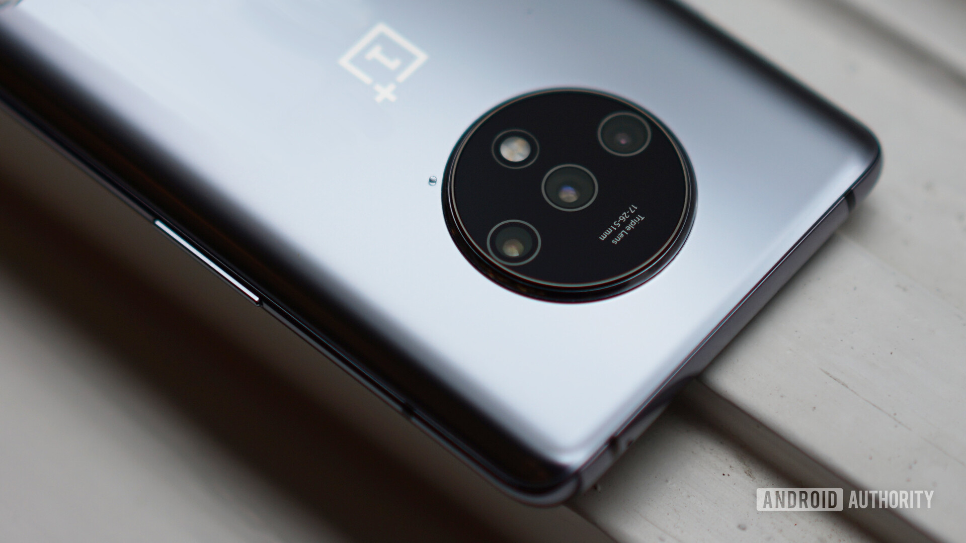 OnePlus 7T相机细节角度磨砂银