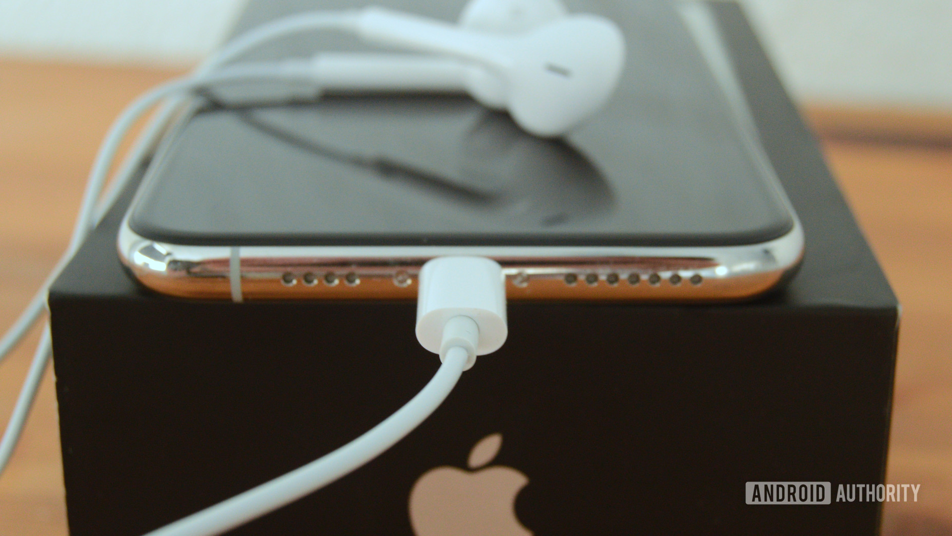 iPhone 11 Pro MAX耳机端口充电端口