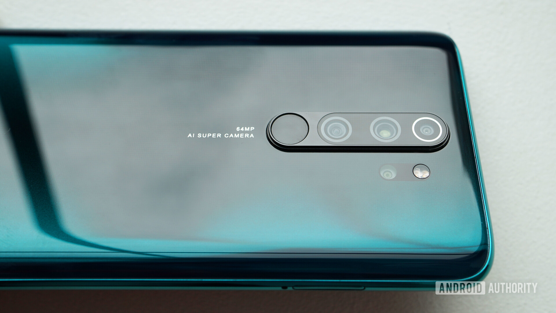 Redmi Note 8 Pro评论摄像头碰撞特写