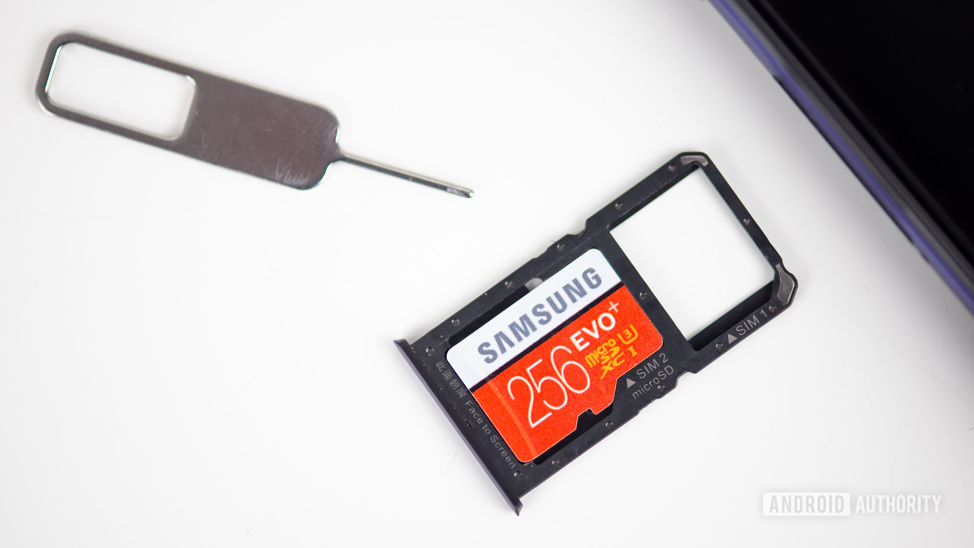 Chromebook恢复实用程序的microSD卡插槽