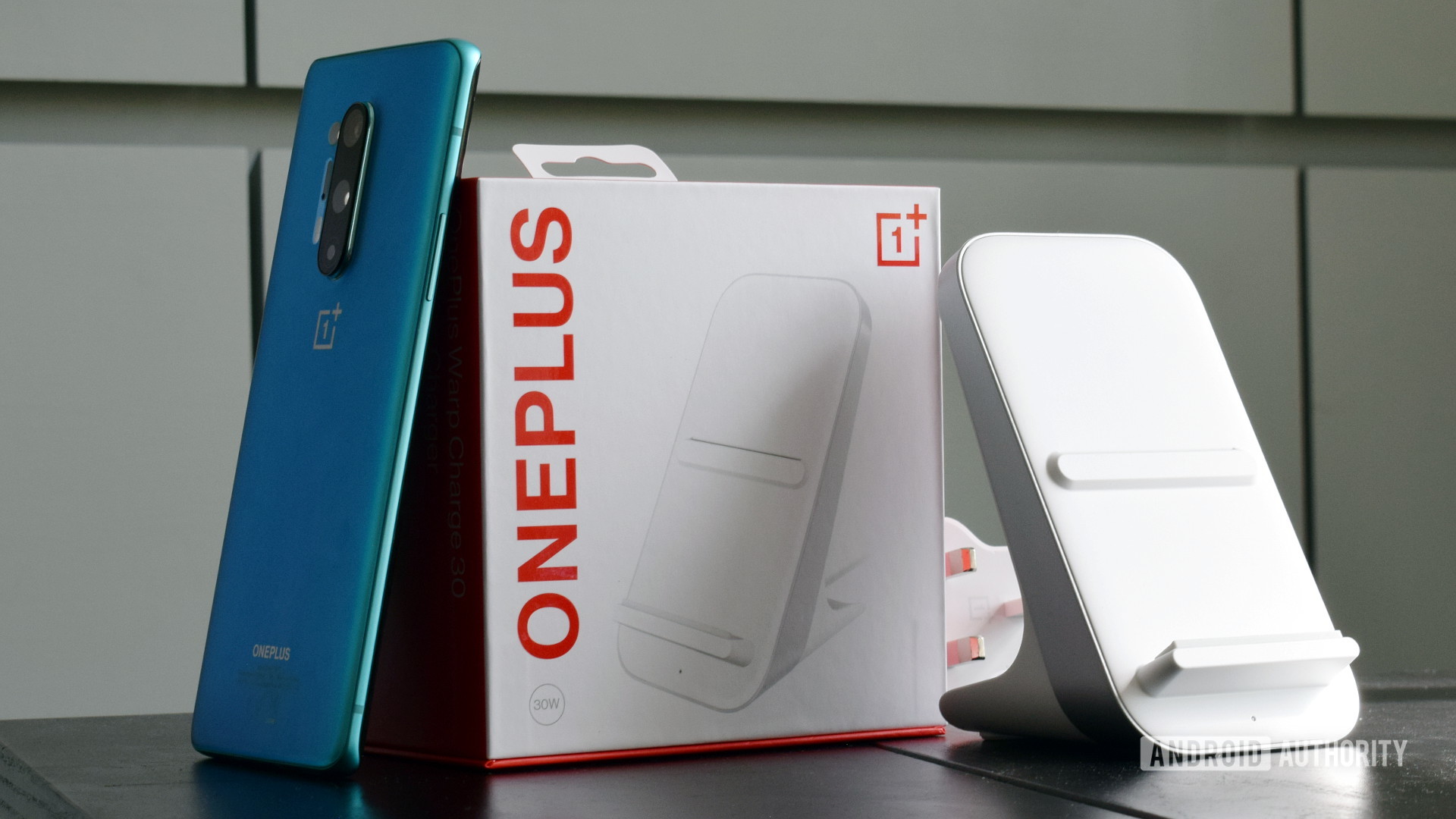 OnePlus 8 Pro Warp充电30无线盒