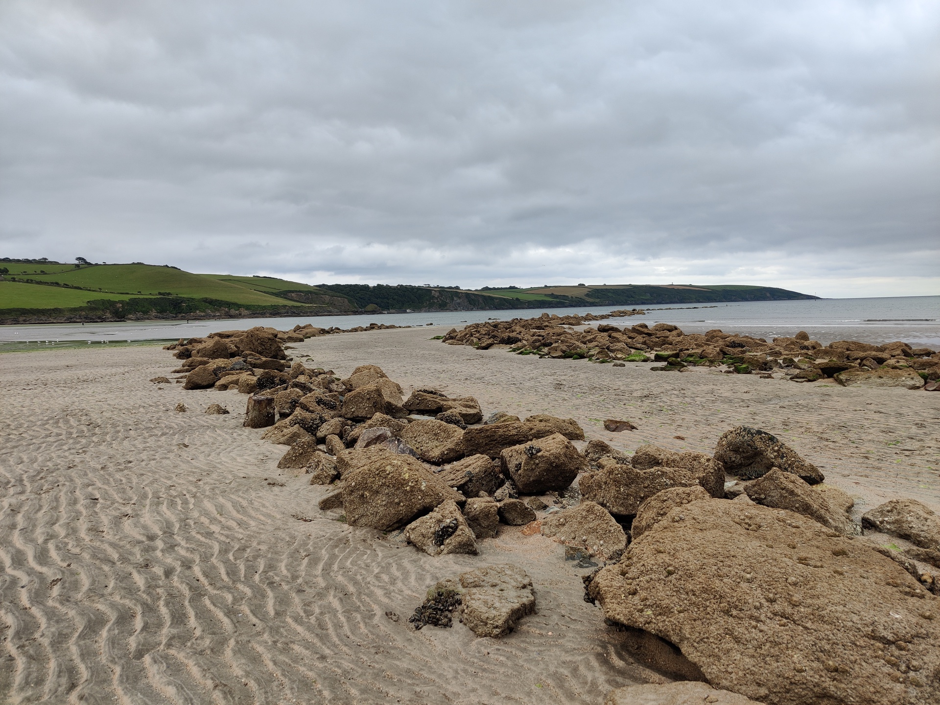 OnePlus Nord测试图像主要摄像头拍摄的清扫岩石