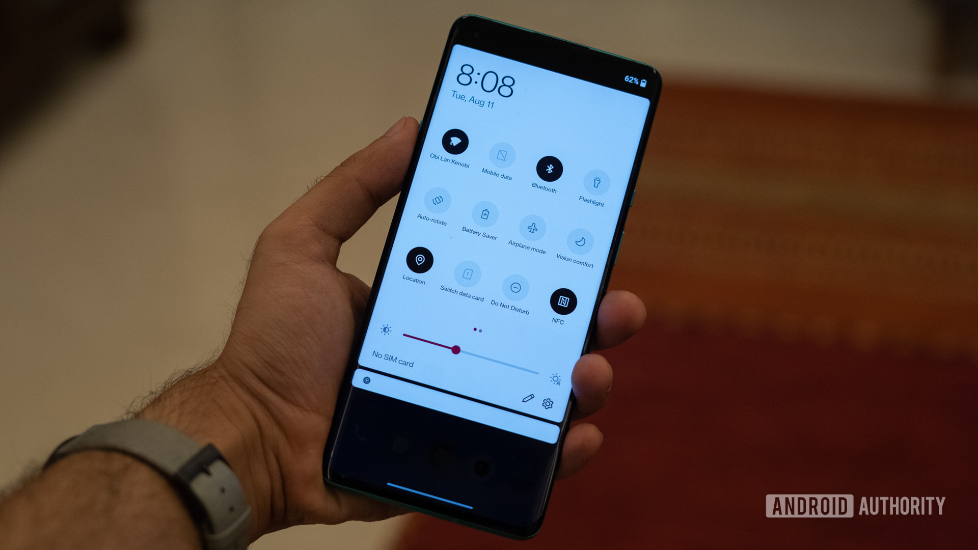 OnePlus 8 Pro bob体育提现Android 11 Dev预览通知阴影