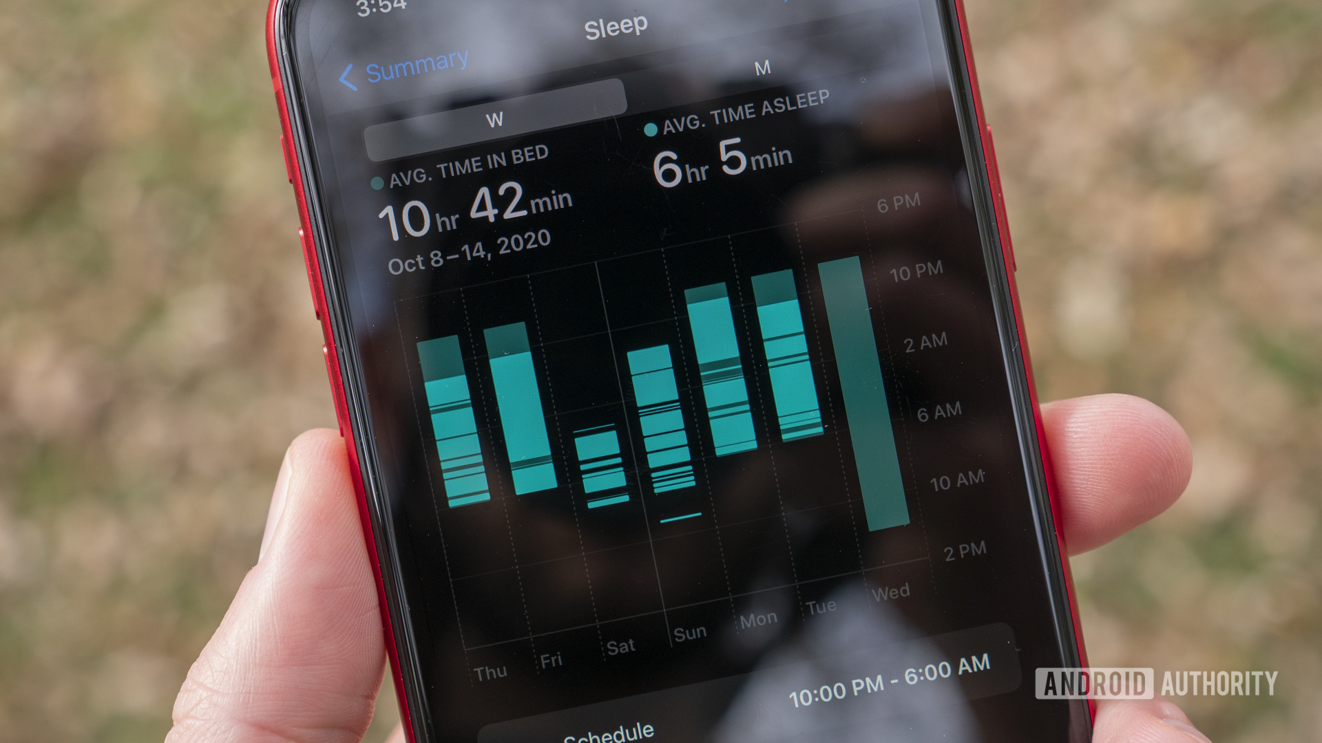 Apple Watch Series 6用户在配对手机上审查了他在Apple Health应用程序中的平均床和平均时间。