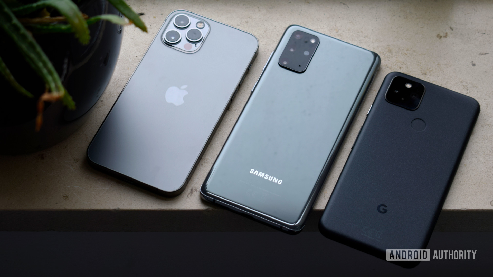 三星Galaxy S20加上VS Apple iPhone 12 Pro VS Google Pixel 5 Eoy 2020