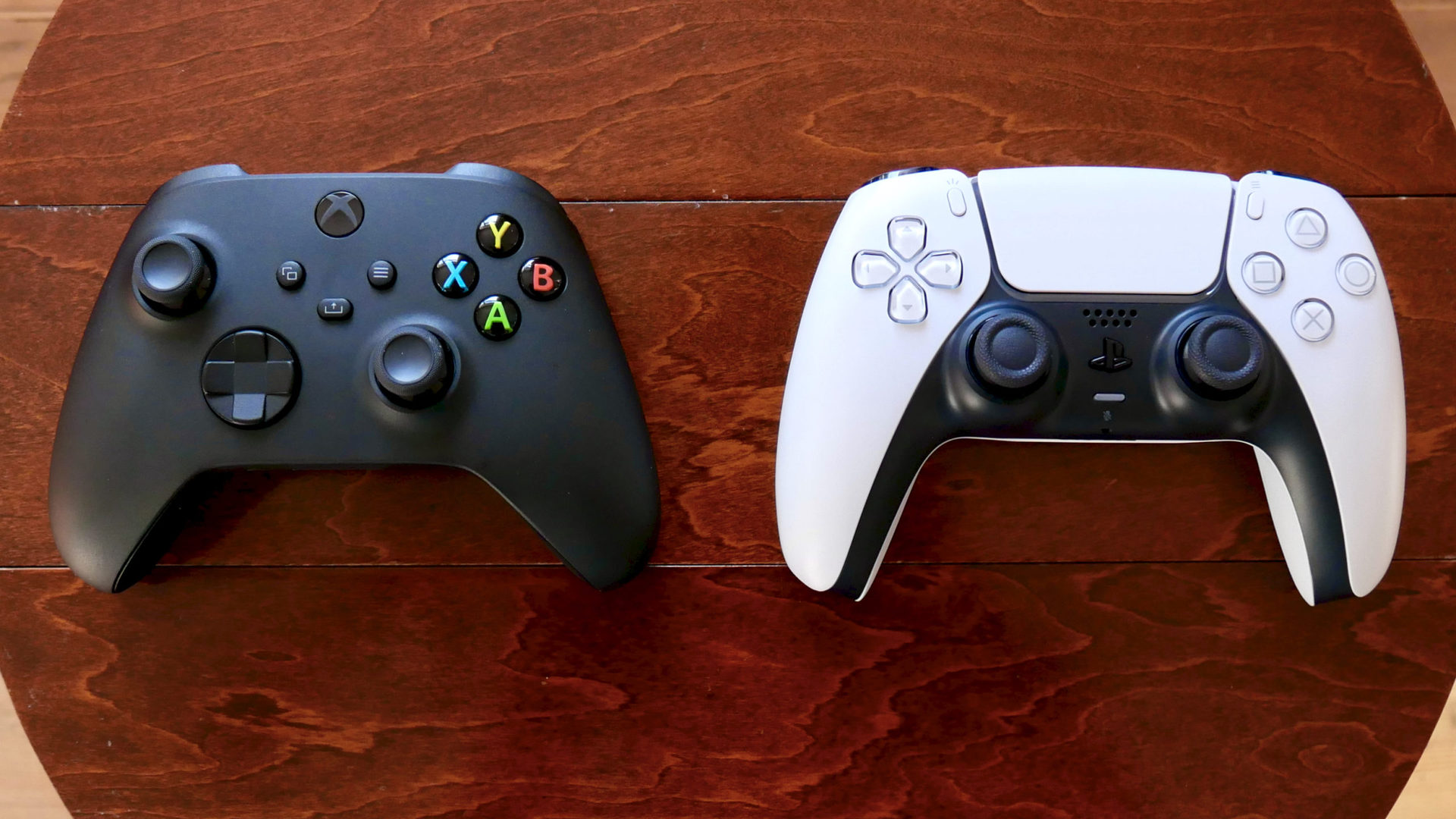 PS5 vs Xbox系列X控制器