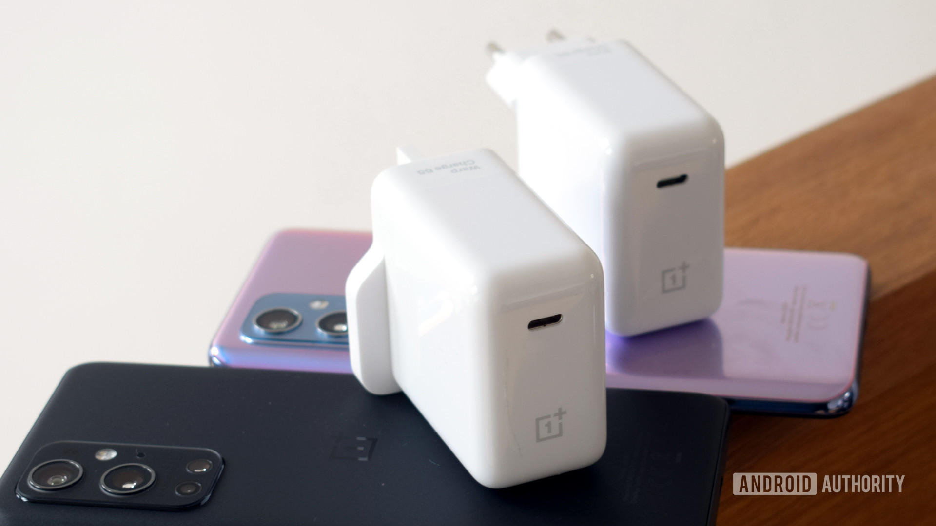 OnePlus Warp Charge 65个变体