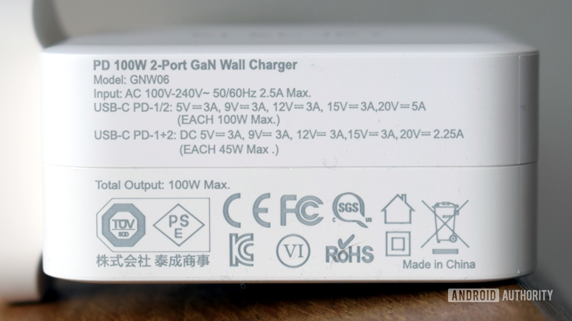 选举100W USB C PD电源适配器评论规格