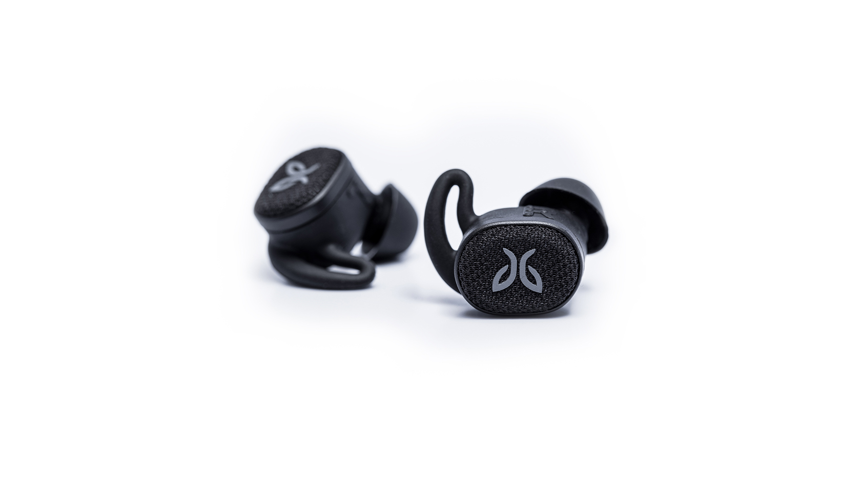 Jaybird Vista 2在白色背景下为黑色的真实无线锻炼耳塞。