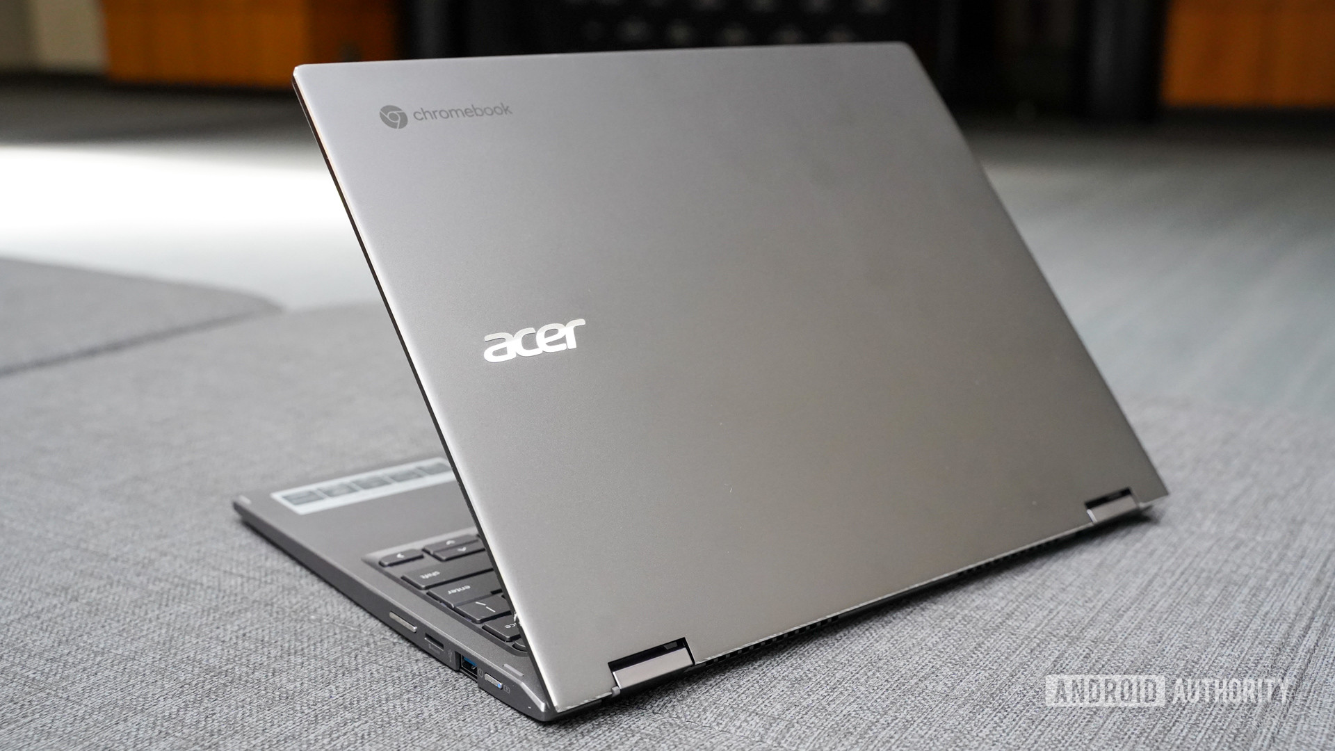 Acer Chromebook Spin 713盖打开