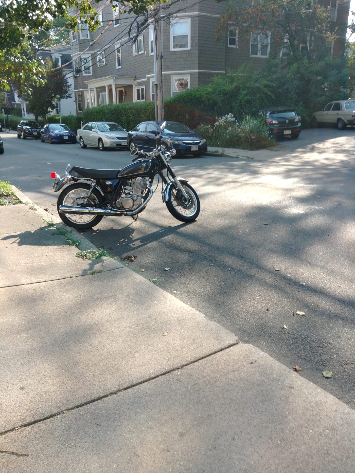 京瓷Duraforce Ultra拍摄的街头摩托车