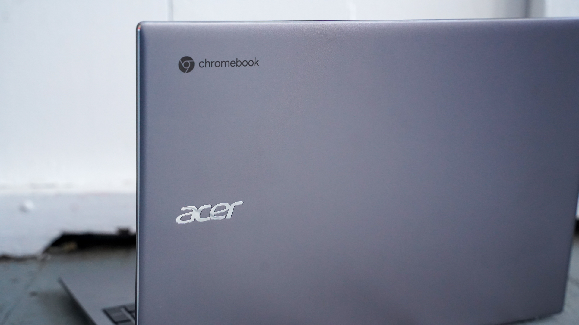 Acer Chromebook 515盖子打开