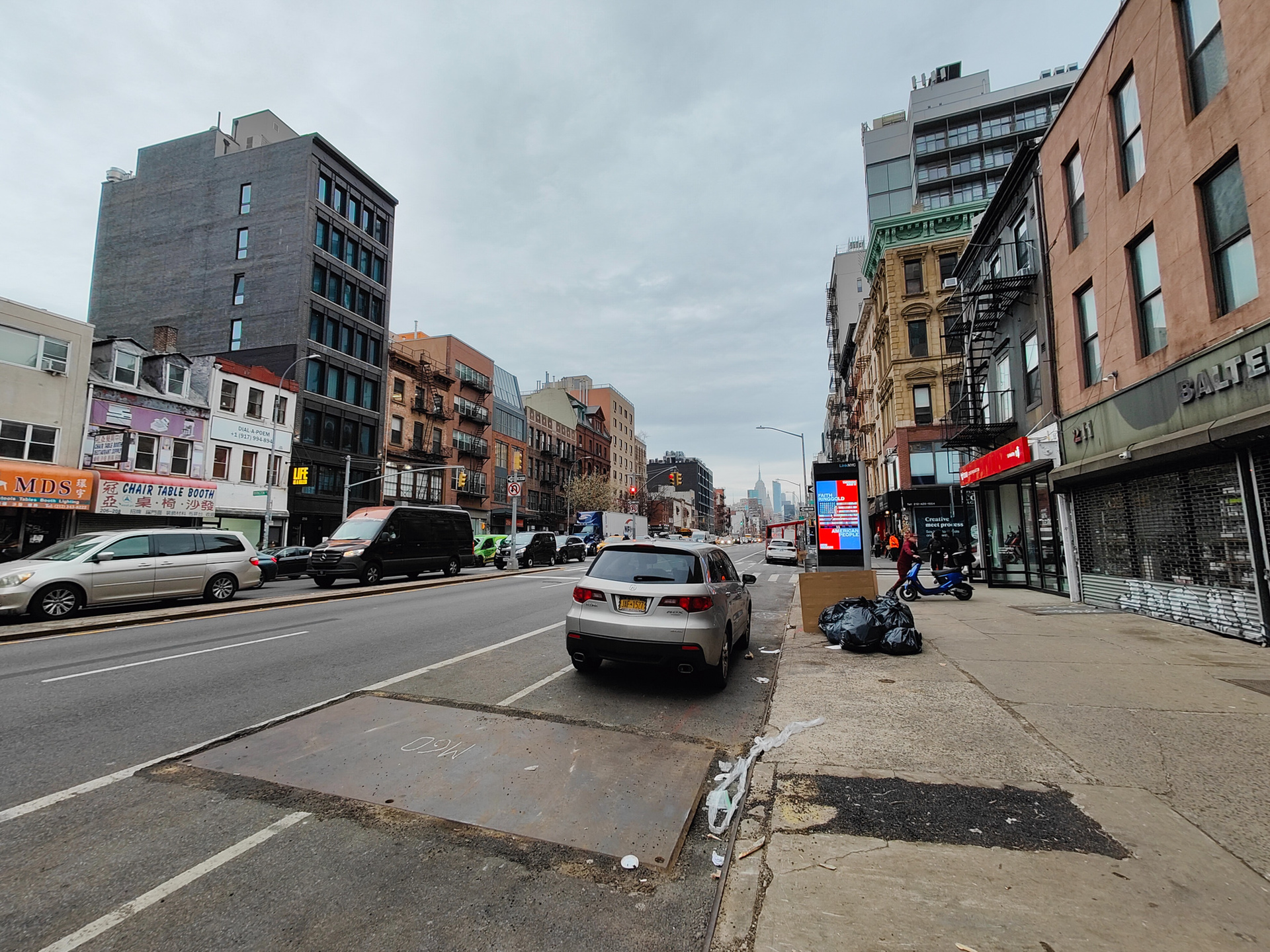 OnePlus 10 Pro照片Semply Ultrawide Street SScene